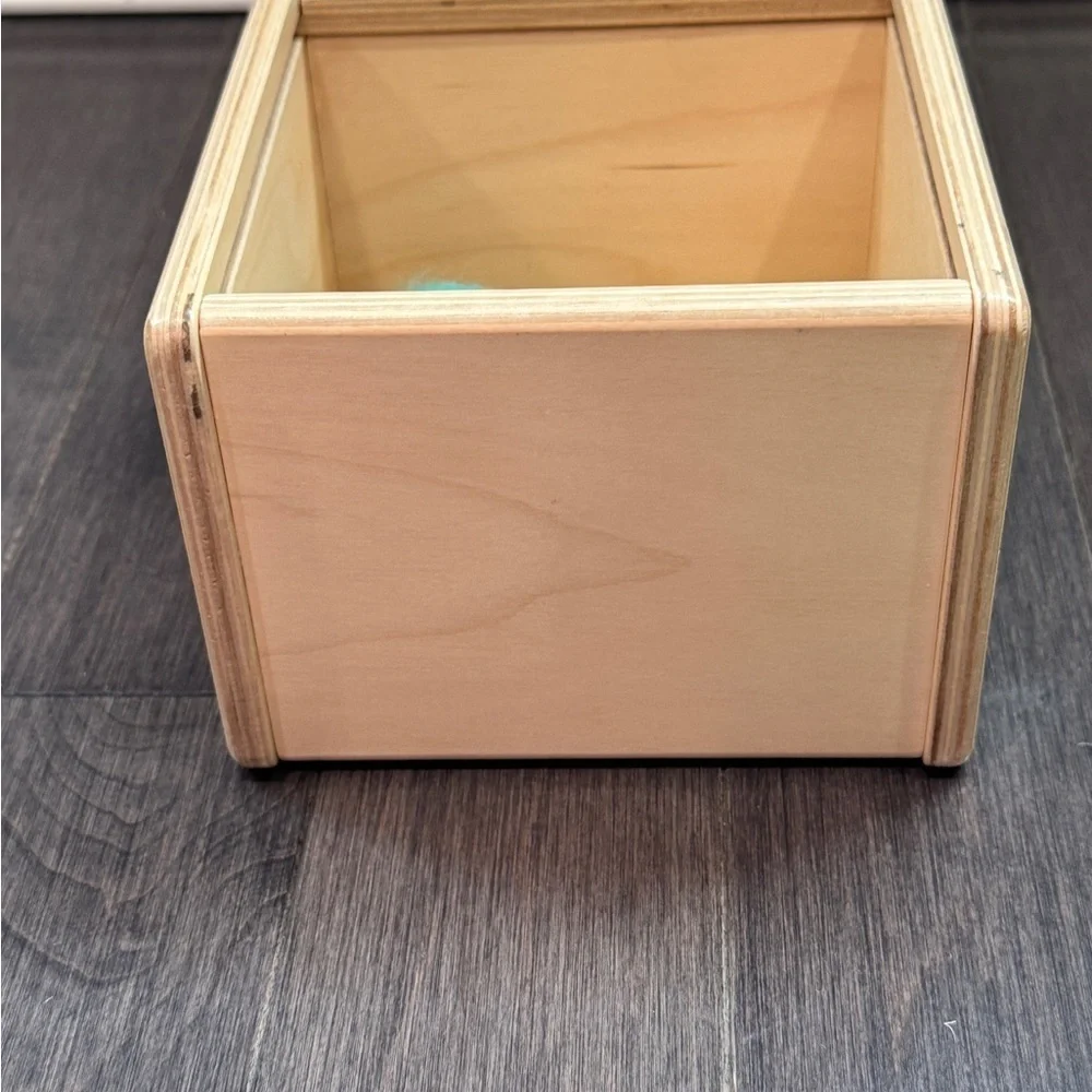 Lovevery Sliding Top BoxThe Thinker Kit Wooden Fine Motor Toy Box Baby Toddler